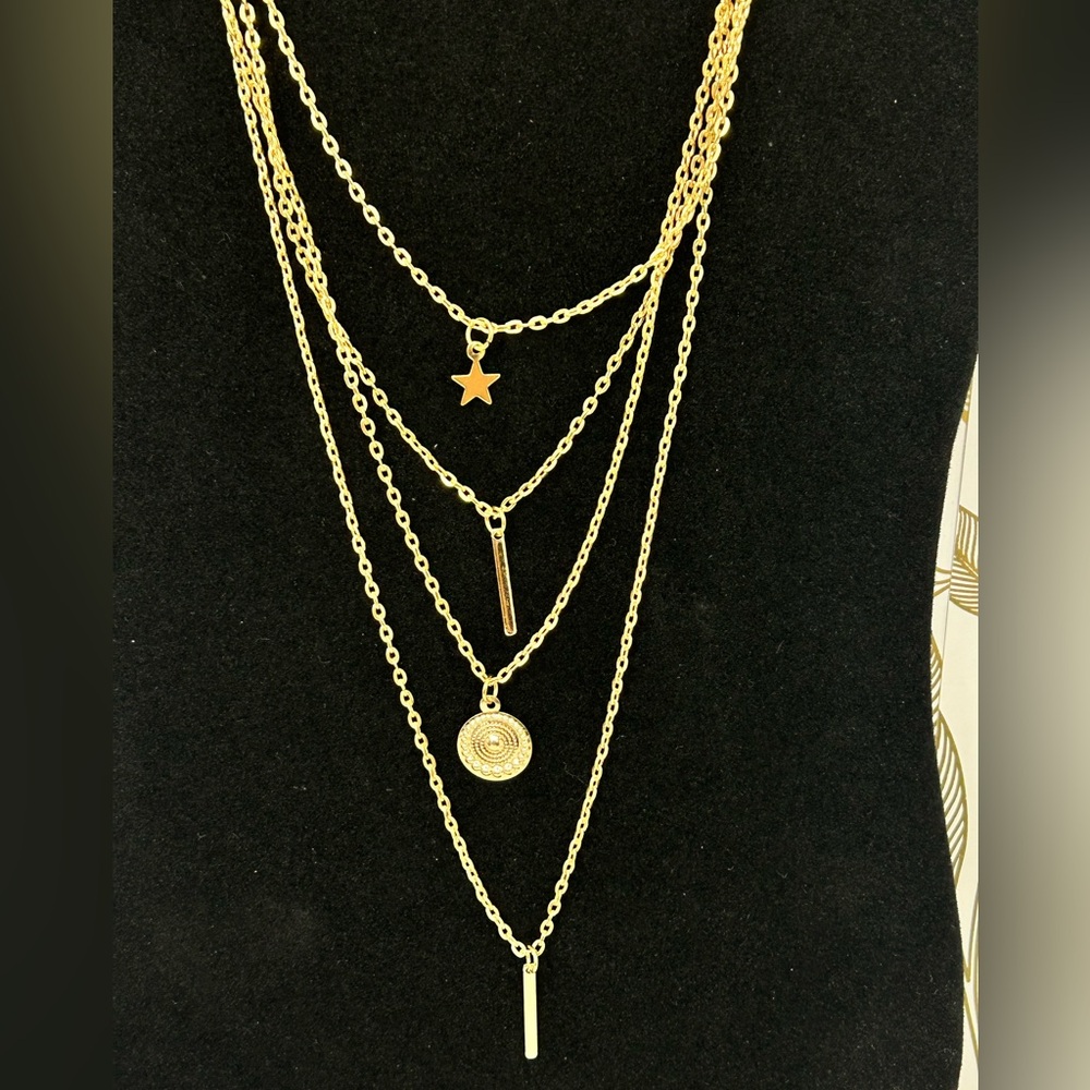 Elegant Gold Layered Necklace - Picture 2 of 3